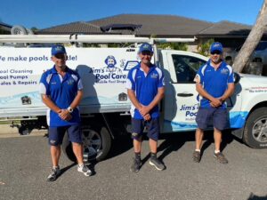 Pros-Cons-DIY-Pool-Cleaning2
