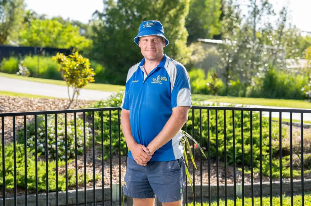 pool cleaning monterey Keys