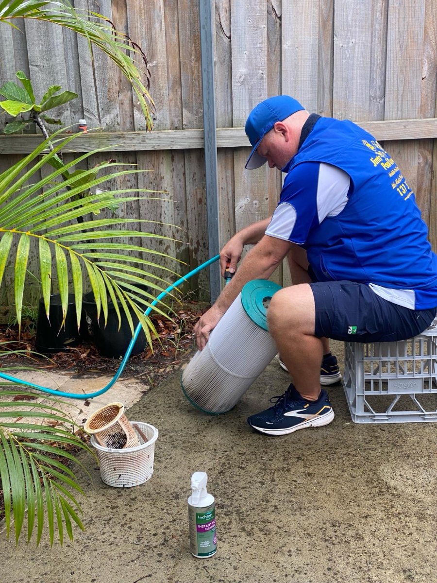 Need a pool cleaner and technician in the Port Stephens area?