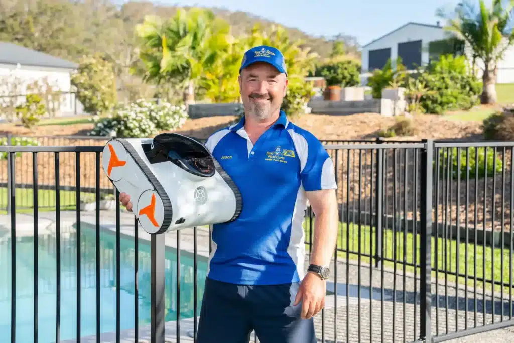 Pool Cleaning Oxenford image 3