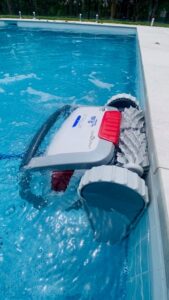 Robotic Pool Cleaners The Ultimate Guide to Choosing the Right One8