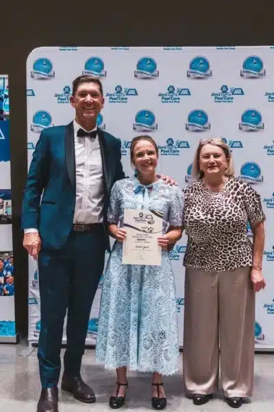 Sarah Lynch receiving her Jim's Pool Care Franchisee Divisional Award at the 2025 awards night